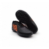 Chuteira Society Infantil Umbro 1169885 - PRETO / LARANJA / FURTACOR